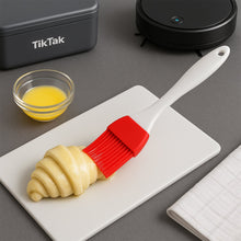 Spatula and Pastry Brush for Cake Decoration